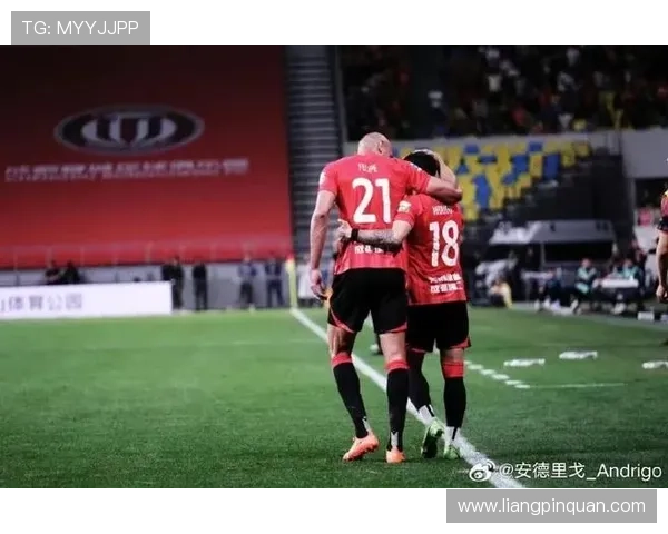 费利佩复出帽子戏法 蓉城大胜西海岸